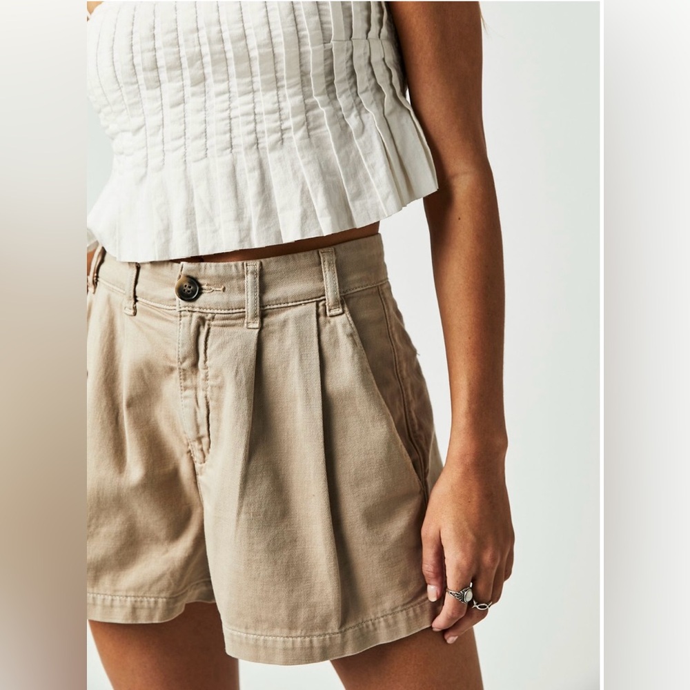 Free People Billie Chino Shorts Almond Milk Size 12